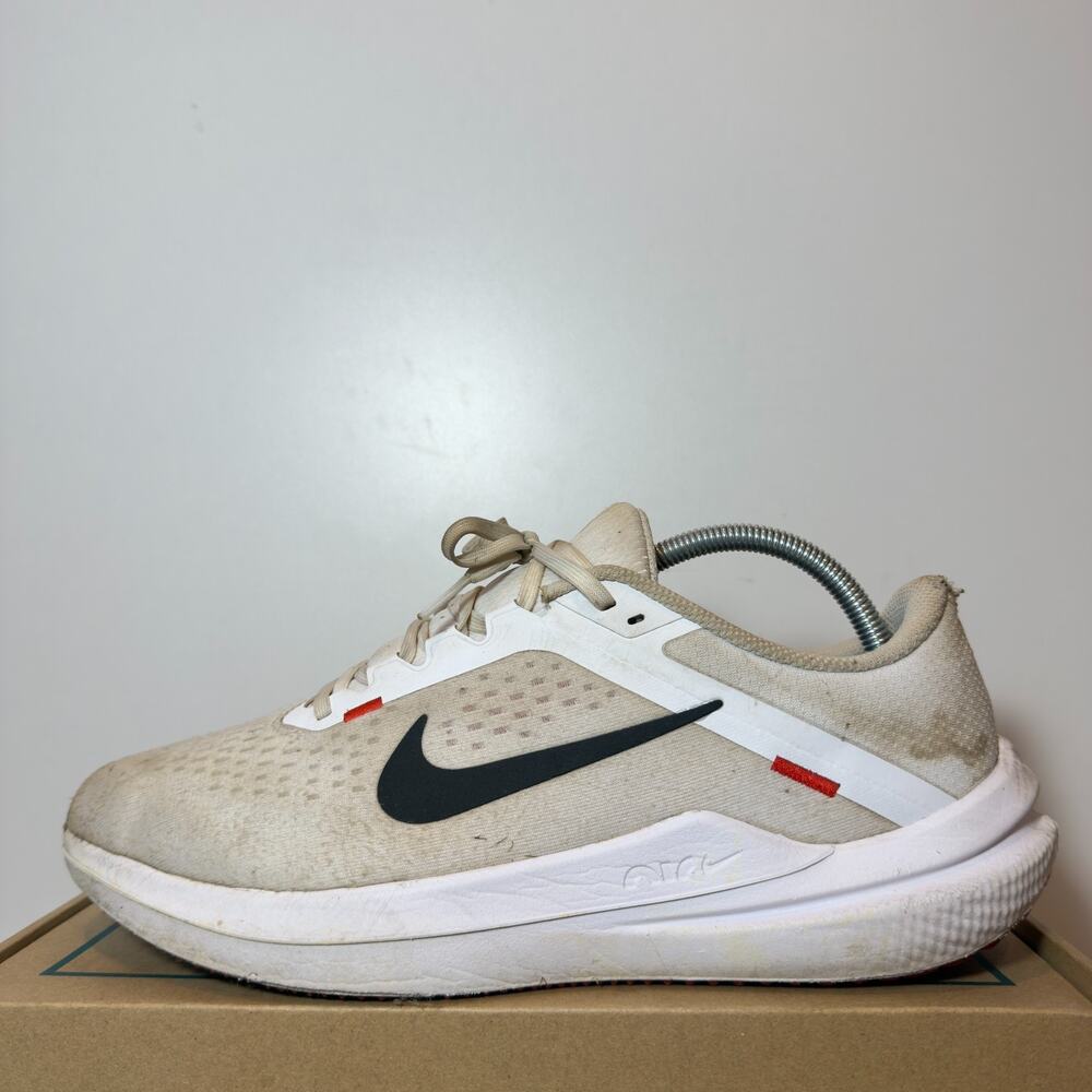 Nike Winflo 10 Mens Size 10 White Light Crimson Running Shoes Trainers Sneakers